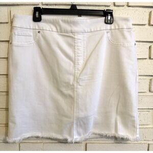 Chicos 2.5 US Size 14 Womens White Pull On Denim Skort Fray Hem